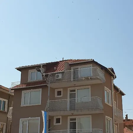 Taligarov Konukevi 3*