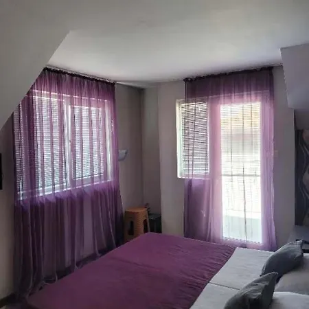 Taligarov Konukevi 3*