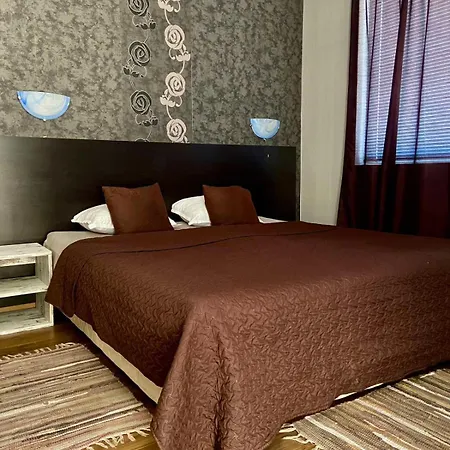 Konukevi Taligarov 3*